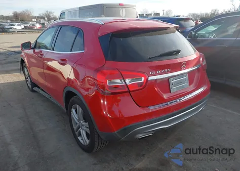 2015 Mercedes-Benz Gla 250 z USA, uszkodzony, nr VIN WDCTG4EB8FJ155631